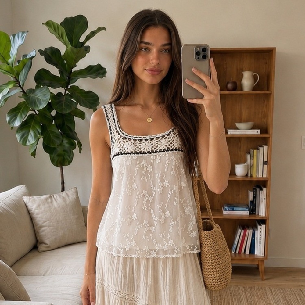 Womens Lace Crochet Top Medium White Floral Boho Cottage Romantic Feminine